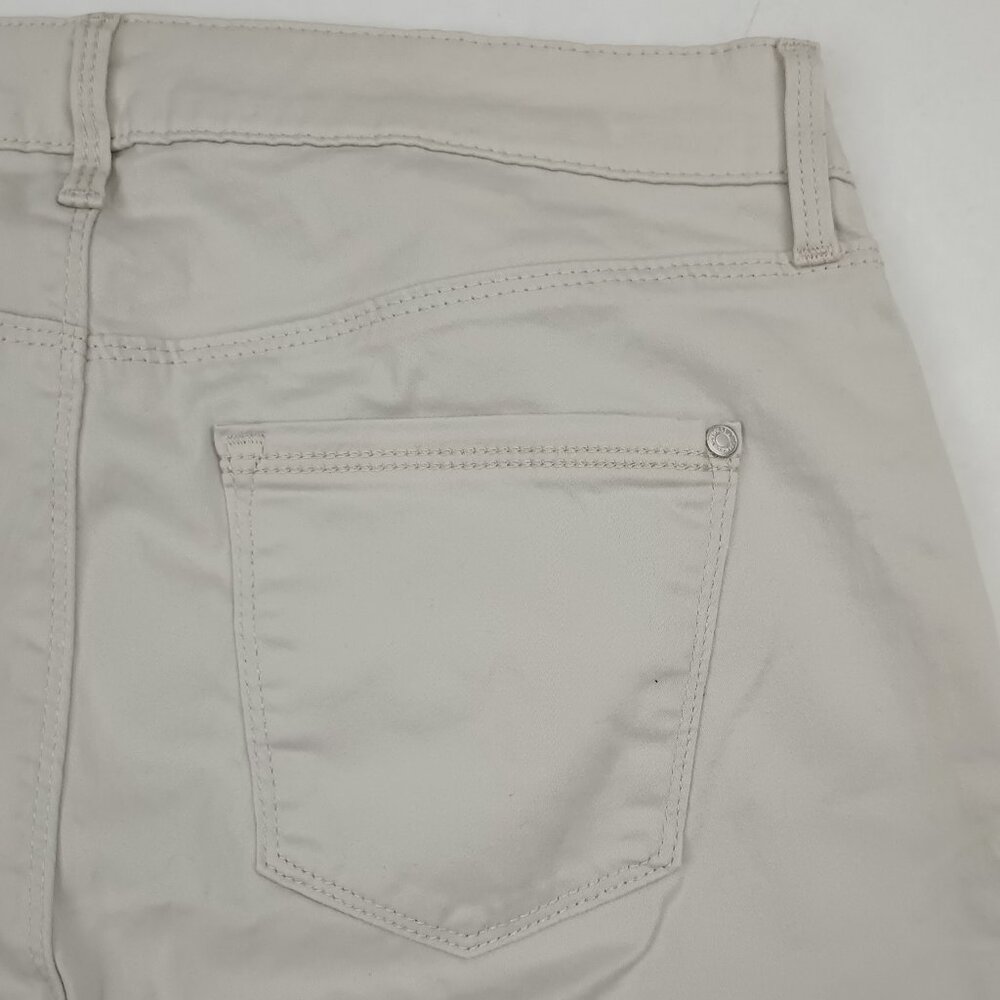 Gloria Vanderbilt Bermuda Shorts Ivory Size 10 - Picture 6 of 12